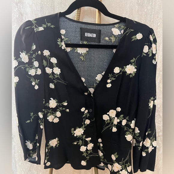 Reformation dark floral blouse (size 6) - Picture 1 of 4